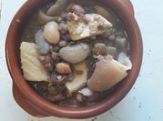 Una foto de guisado de mondongo a la uruguaya