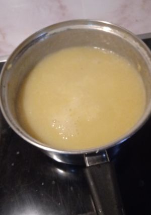 Una foto de Crema de pepino caliente
