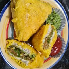 A picture of Bread Pakoda.