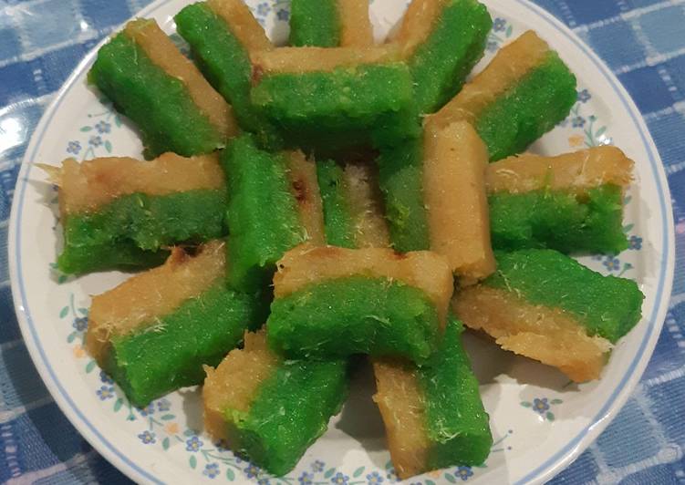 Resep Terbaik Lapis pandan singkong parut Yummy Mantul