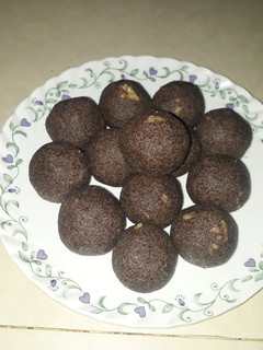 नाचणि अक्रोड लाडू (nachni ladu recipe in marathi) रेसिपी चे मुख्य फोटो