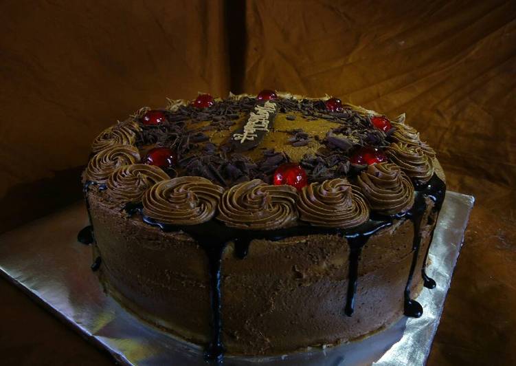 Chocolate cake with caramel filling