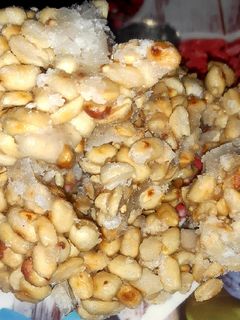 मूंगफली चिक्की (mungfali chikki recipe in Hindi) रेसिपी मुख्य फोटो