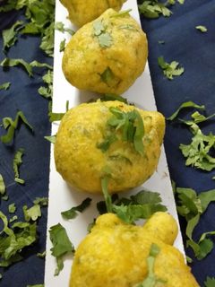 गुजराती मेथी गोटा (gujarati methi gota recipe in Hindi) रेसिपी मुख्य फोटो