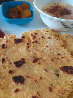 सूजी का पराठा (sooji ka paratha recipe in Hindi) रेसिपी मुख्य फोटो