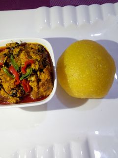 Miyan Agushi da tuwon garin rogo ainihin hoton girkin