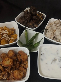 व्रत की थाली (vrat ki thali recipe in Hindi) रेसिपी मुख्य फोटो