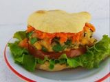 Hamburguesa de pescado con pan de pita