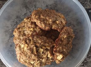 Una foto de Galletas integrales de avena canela y manzana