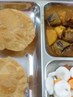 परवल आलू की सब्जी (Parwal Aloo kI sabzi recipe in Hindi) रेसिपी मुख्य फोटो