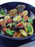 Vongole in guazzetto con cicoria
