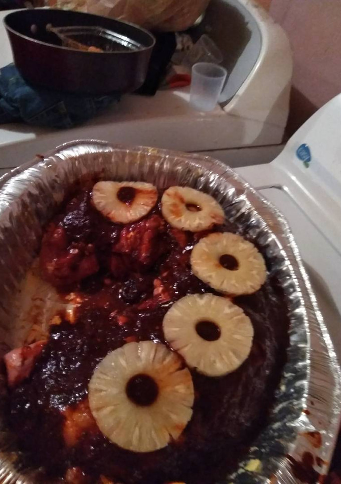 Una foto de Lomo relleno frutos secos con chile colorado