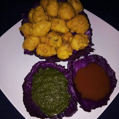 A picture of Masur dal pakode.