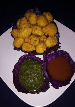 A picture of Masur dal pakode.