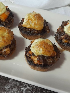 Una foto de Setas rellenas de gambas