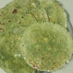 A picture of Palak Paneer Paratha.
