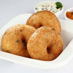 A picture of Medu vada.