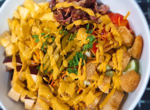 Hình của món Salad trái cây, ba rọi xông khói + mustard vàng.