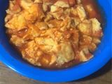 Huevo en salsa roja