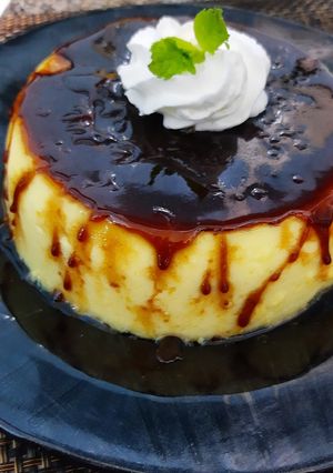 Una foto de Flan de Naranja y Agua Azahar con Caramelo de Azúcar Negra