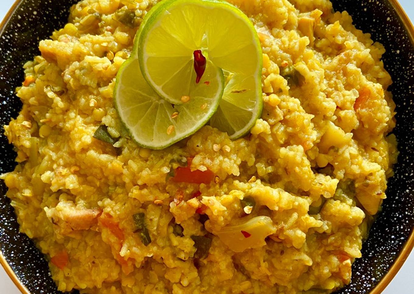 Norom Khichuri (Mushy Rice with lentils & vegetables)
#Ramadan