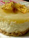 Cheesecake pecorino e pere coscie con gelee e chips di pere