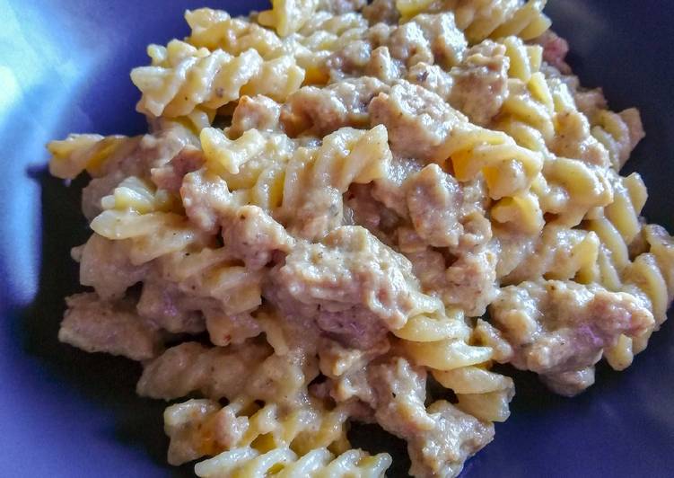 Steps to Prepare Favorite Fusilli al pesto di melanzana e Salsiccia 🍆