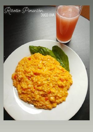 Una foto de Risotto de Pollo Pimentón