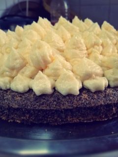 Mákos sajtkrémes torta recept fotója