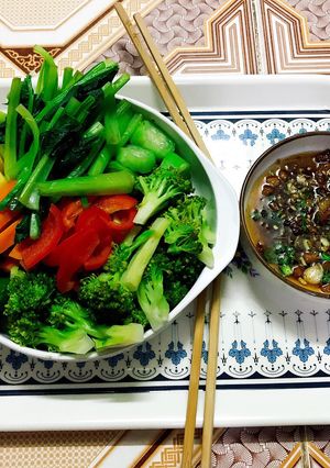 Hình của món Rau luộc chấm kho quẹt.