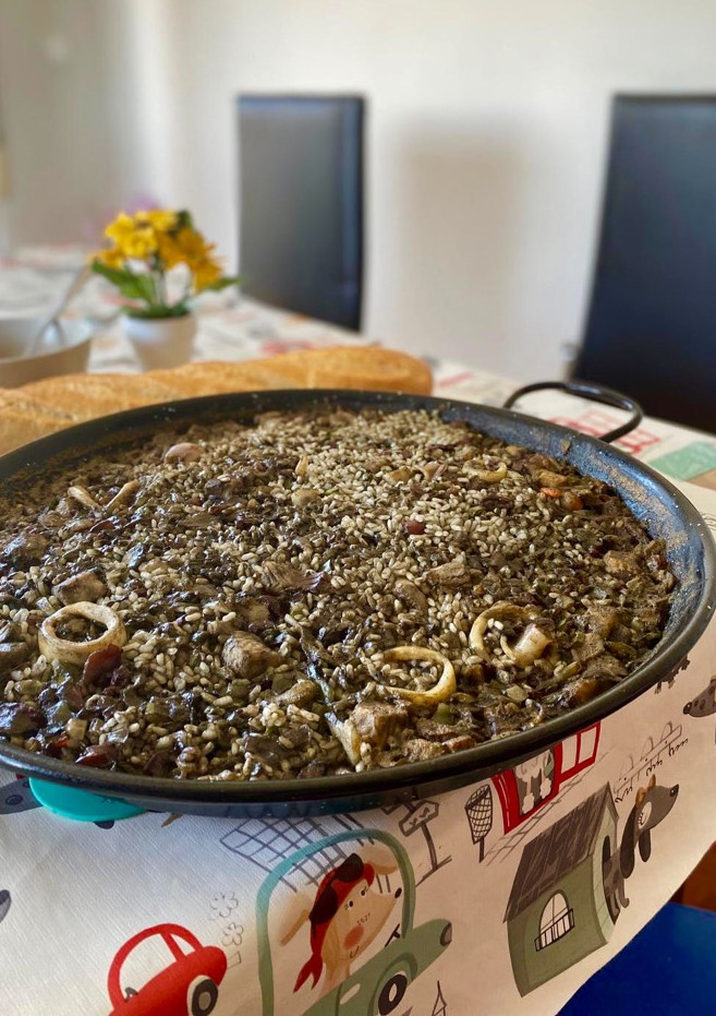 Una foto de Arroz negro del senyoret, ideal para niños 🥰