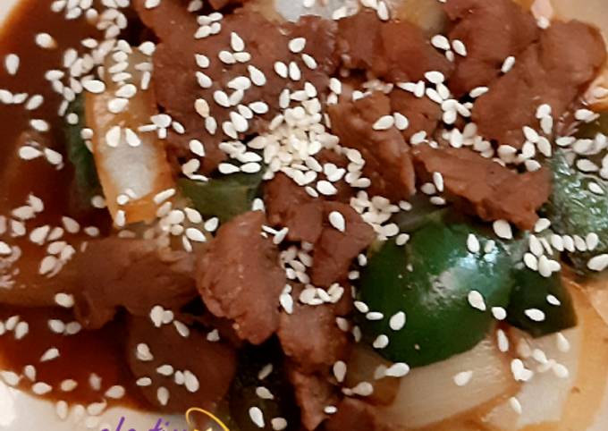 46.Bulgogi sauce with beef and bell pepper