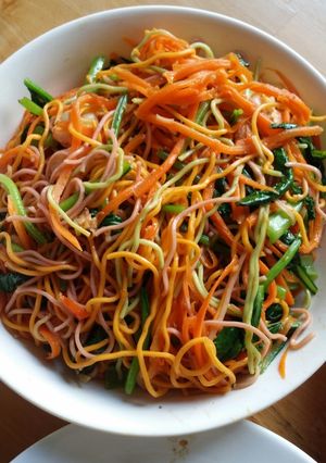 Hình của món Mì rau củ xào tép.