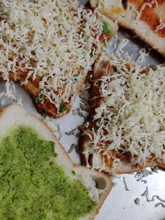 વેજ ગ્રીલ સેન્ડવીચ (Veg Grill Sandwich Recipe In Gujarati) રેસીપી મુખ્ય ફોટો