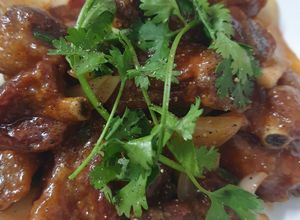 Hình của món Sườn xào chua ngọt.