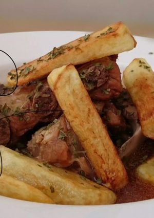 A picture of Potato With Canned Stewed Pork.