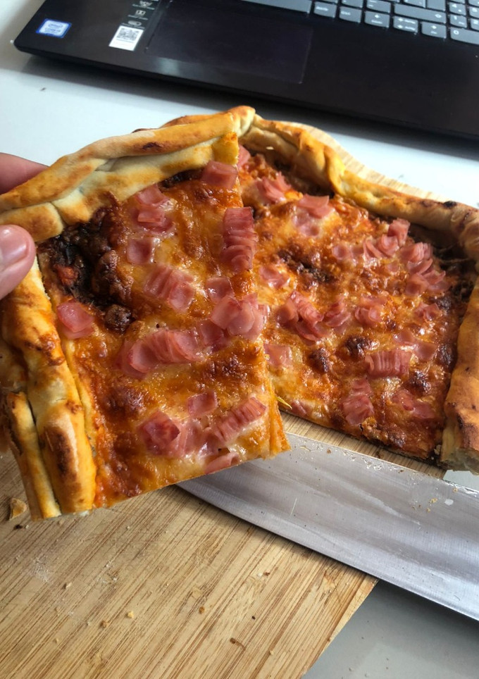 Una foto de Pizza de jamón