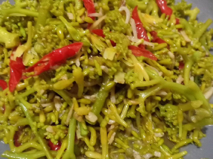 Bagaimana Menyiapkan Tumis Bunga Pepaya Teri Medan Anti Gagal