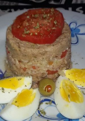 Una foto de Timbal de Arroz Integral con Atún