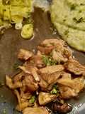 Putenbruststreifen in Kräuterseitling-Rotwein-Sauce