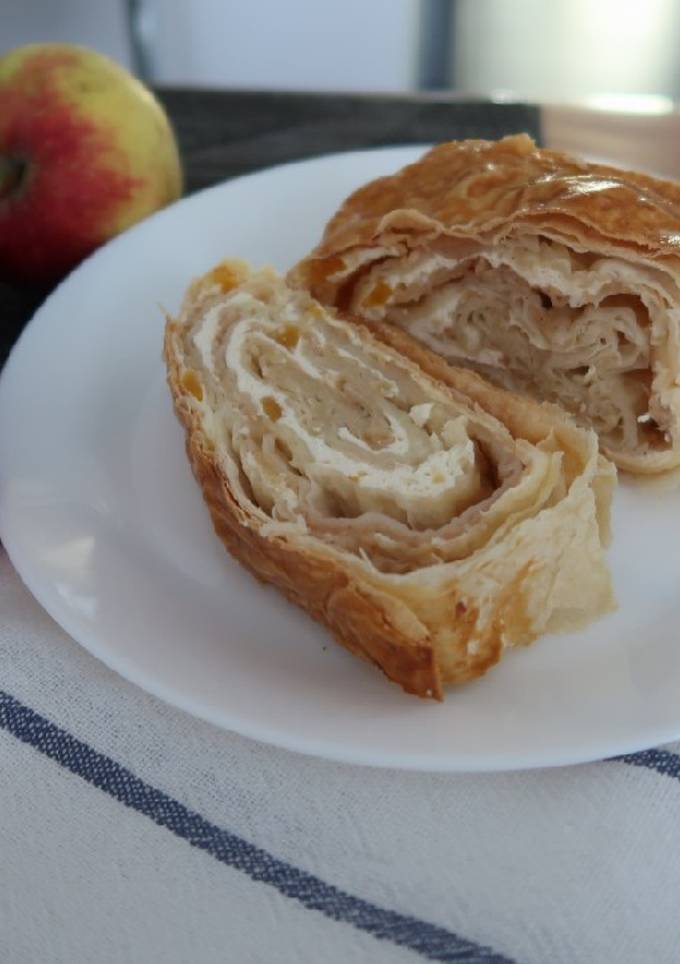 Рулет з лаваша з яблуками, курагою та сиром😋