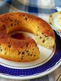Ciambella alla panna con gocce di cioccolato