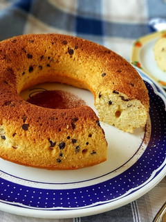 Foto di Ciambella alla panna con gocce di cioccolato