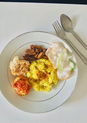 Foto resep Nasi kuning 2 bahan ala tiktok