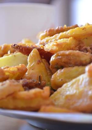 A picture of Chai--pakora.