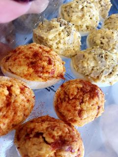 Une photo de Œufs mimosa sweet and hot