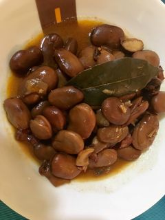 Una foto de Habas secas (michirones) en olla rápida con chorizo y jamón