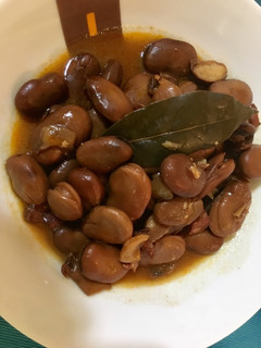 Una foto de Habas secas (michirones) en olla rápida con chorizo y jamón