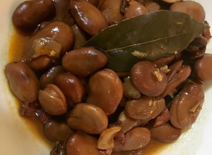 Foto principal de Habas secas (michirones) en olla rápida con chorizo y jamón