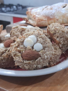 Una foto de Galletas de pulpa de apio y manzana con avena